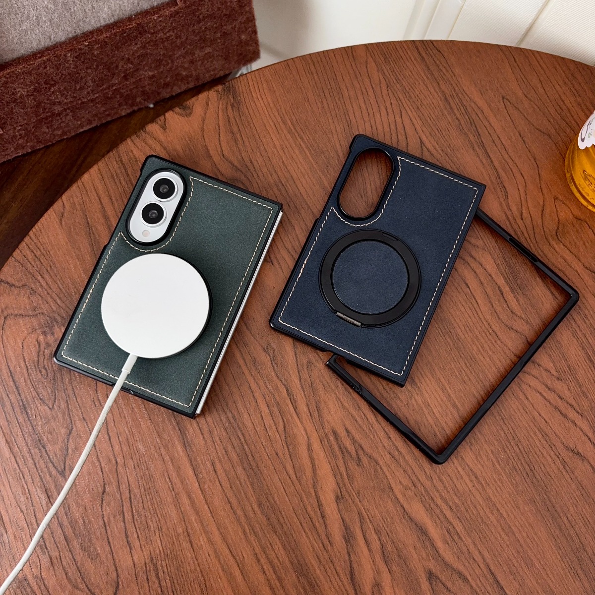 Luxury Sheepskin Leather Phone - đánh giá và giá Magnetic Charging Stand
